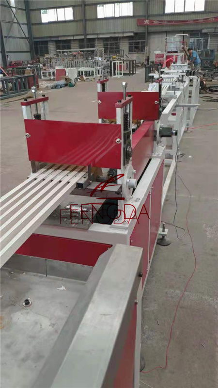 鋒達與聯(lián)達 PVC護角線生產(chǎn)設備報價解析與市場選擇